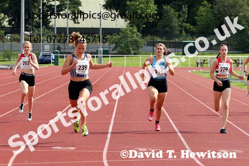 Women and Girls 200 metres, 2021 North Eastern Track and Field Champs., Middesbrough. Photo: David T. Hewitson/Sports for All Pics